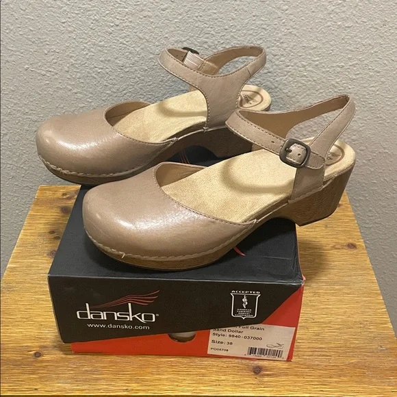 Women’s Dansko Sam Clog, size 38 - Picture 4 of 8